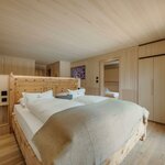 Photo of Family room, shower, toilet