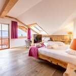 Photo of Suite, separate toilet and shower/bathtub